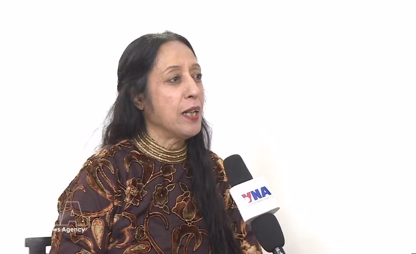La profesora Reena Marwah, docente en la Universidad de Delhi, y secretaria general de la Asociación de Académicos Asiáticos, en la entrevista. (Fuente: VNA)
