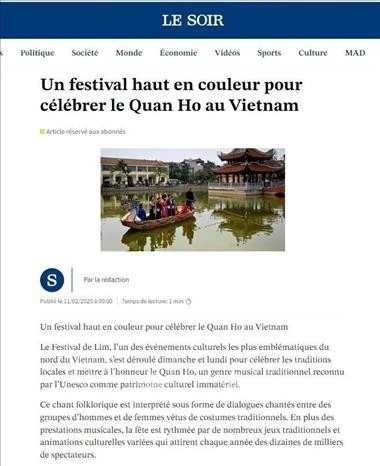 El artículo "El colorido Festival Lim rinde homenaje a las canciones populares de Quan Ho" fue publicado en el periódico belga "Le Soir". (Foto: VNA)