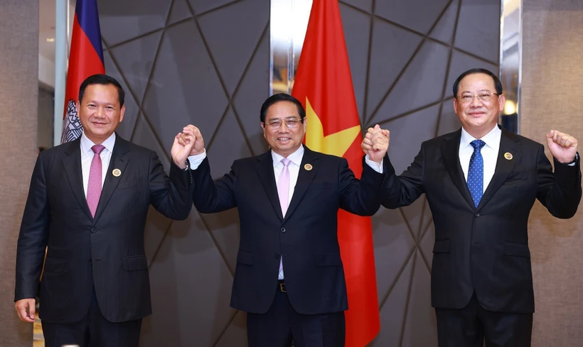 El primer ministro de Vietnam, Pham Minh Chinh, y sus homólogos de Camboya, Samdech Thipadei Hun Manet, y de Laos, Sonexay Siphandone, en Kuala Lumpur, Malasia. (Fuente: VNA)