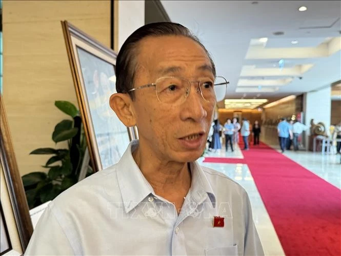 Tran Hoang Ngan, de la delegación de diputados de Ciudad Ho Chi Minh, en la entrevista. (Fuente: VNA)