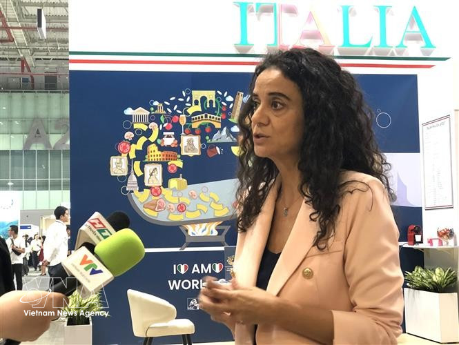 Ilaria Piccinni, directora de la Oficina Representativa del Comercio de Italia en Vietnam (ITA), en la entrevista. (Fuente: VNA)
