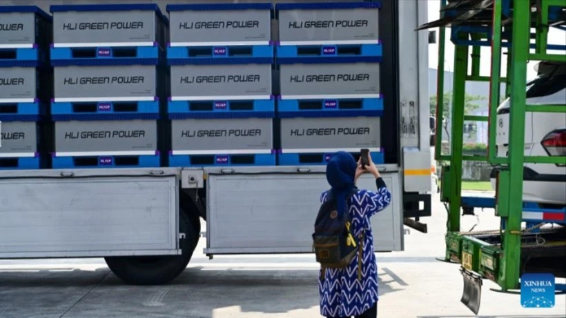 Productos y equipos en exhibición durante la ceremonia de inauguración (Foto: Xinhua)