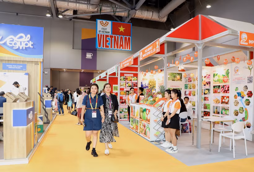 Área de exhibición de las empresas vietnamitas participantes en la feria. (Fuente: VNA)