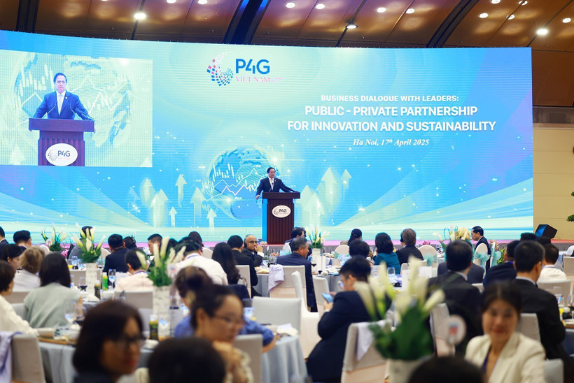 El primer ministro vietnamita, Pham Minh Chinh, habla en el evento. (Fuente: VNA)