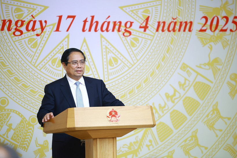 El primer ministro de Vietnam, Pham Minh Chinh, habla en el evento. (Fuente: VNA)