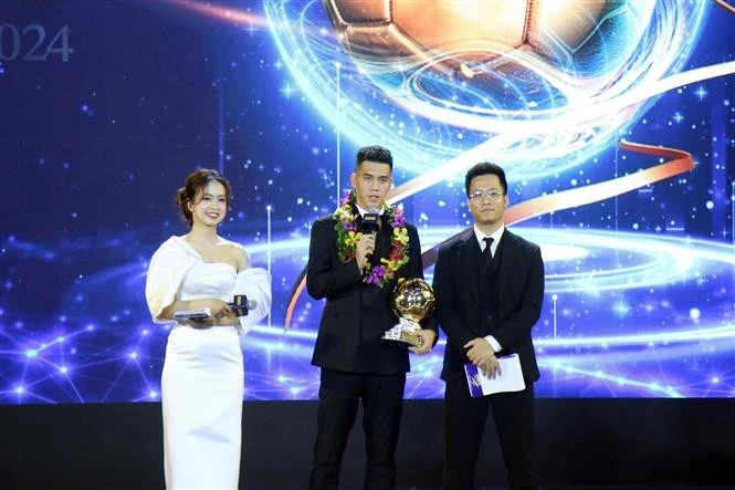 El delantero Nguyen Tien Linh, del club Becamex Binh Duong,conquistó el Balón de Oro de Vietnam 2024. (Fuente: VNA)