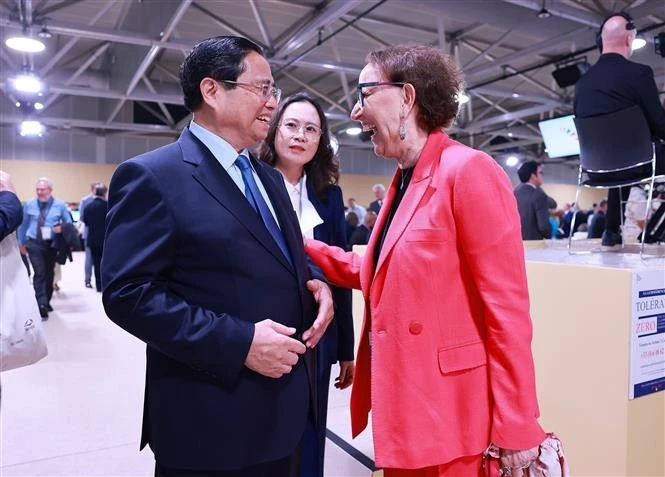 El primer ministro vietnamita, Pham Minh Chinh, y Rebeca Grynspan, secretaria general de la Conferencia de las Naciones Unidas sobre Comercio y Desarrollo (UNCTAD). (Fuente: VNA)