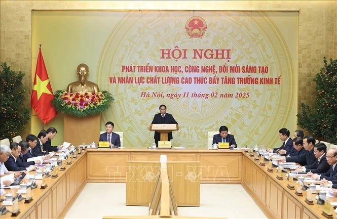 El primer ministro vietnamita, Pham Minh Chinh, habla en el evento. (Fuente: VNA)