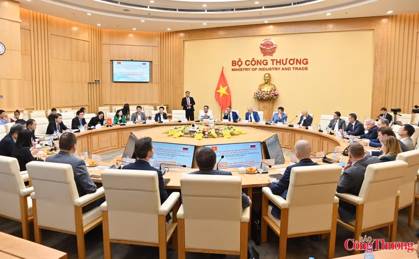 Panorama del evento. (Fuente: moit.gov.vn)