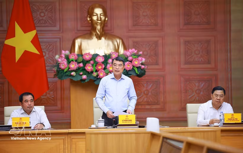 El primer ministro de Vietnam, Le Minh Hung, habla en el evento. (Fuente: VNA)