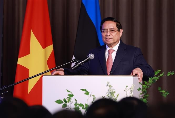 El primer ministro de Vietnam, Pham Minh Chinh, habla en el evento. (Fuente: VNA)