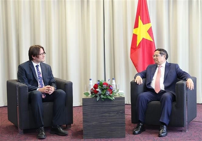 El primer ministro vietnamita, Pham Minh Chinh, recibió a Jevgeni Kabanov, presidente de grupo Bolt. (Foto: VNA)