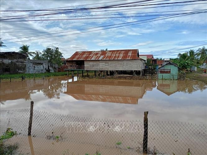 Unas 450 familias de la comuna de Ia Hiao, provincia de Gia Lai, quedaron aisladas debido a inundaciones localizadas tras las fuertes lluvias. (Fuente: VNA)