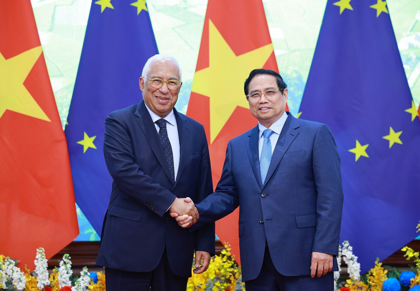 El primer ministro vietnamita, Pham Minh Chinh, y el presidente del Consejo Europeo, António Costa. (Fuente: VNA)