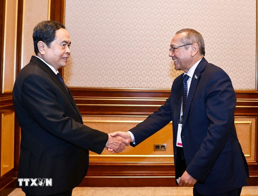 El presidente de la Asamblea Nacional de Vietnam, Tran Thanh Man, recibió al presidente del Partido Democrático Popular de Uzbekistán, Ulugbek Inoyatov. (Fuente: VNA)