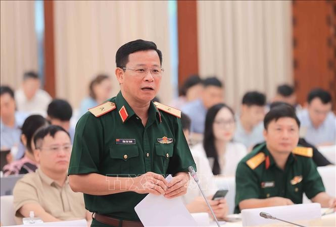 El subjefe del Departamento de Educación y Propaganda, Departamento General de Política del Ejército Popular de Vietnam, mayor general Tong Van Thanh, habla en el evento. (Fuente: VNA)