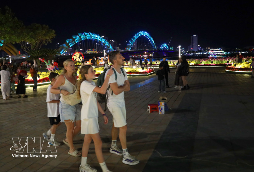 Turistas extranjeros en la ciudad de Da Nang. (Fuente: VNA)