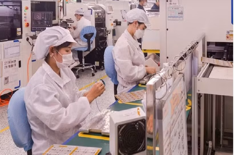Mejorar la calidad de las entradas de inversión extranjera directa, centrándose en los sectores de alta tecnología, semiconductores, electrónica e inteligencia artificial. (Fuente: nhandan.vn)