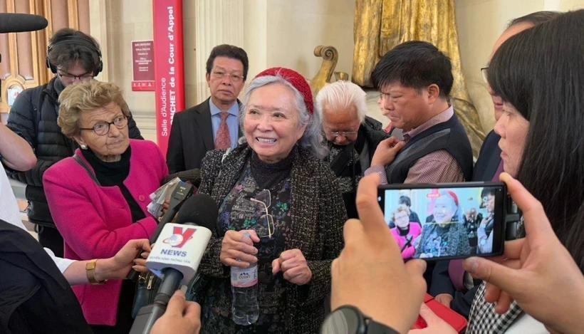 Hélène Luc siempre ha apoyado la batalla legal de Tran To Nga contra el Grupo Monsanto y varias otras empresas químicas que suministraron Agente Naranja (AO)/dioxina al ejército estadounidense durante la guerra de Vietnam. (Foto: VNA)