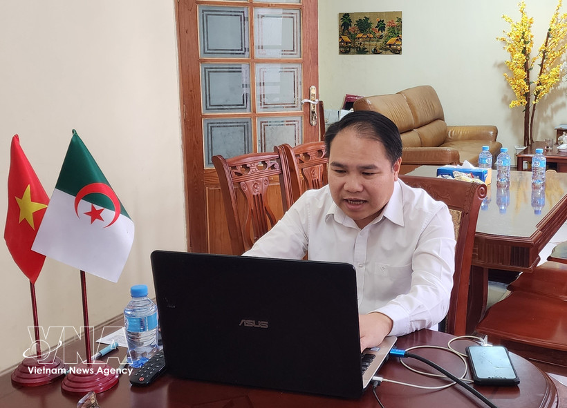 El consejero comercial de Vietnam en Argelia, Hoang Duc Nhuan, en el evento. (Fuente: VNA)