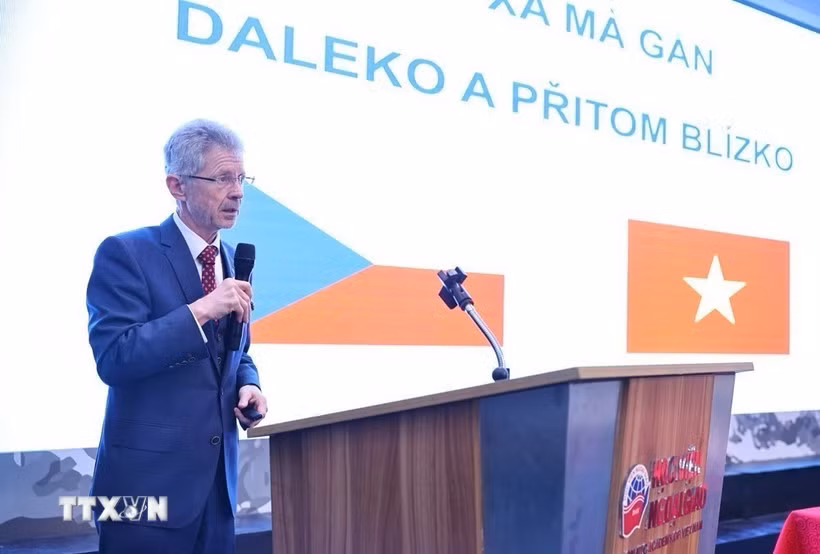 El presidente del Senado de la República Checa, Milos Vystrcil, habla en el evento. (Fuente: VNA)