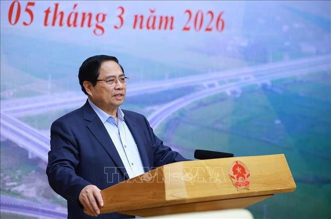 El primer ministro Pham Minh Chinh habla en el evento. (Fuente: VNA)