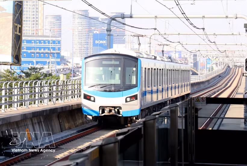 La línea del metro 1 Ben Thanh - Suoi Tien viaja desde el centro de Ciudad Ho Chi Minh hacia Suoi Tien. (Foto: VNA)