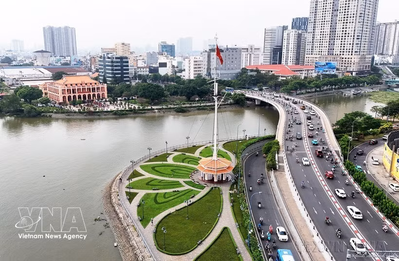 El muelle de Nha Rong está situado en el río Saigón y conectado con el Distrito 1 por el puente Khanh Hoi. (Foto: VNA)