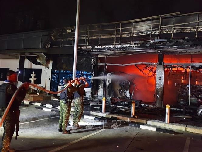Escena de la explosión de bombas en una gasolinera en Narathiwat, Tailandia, el 11 de enero de 2026. (Foto: Xinhua/VNA)