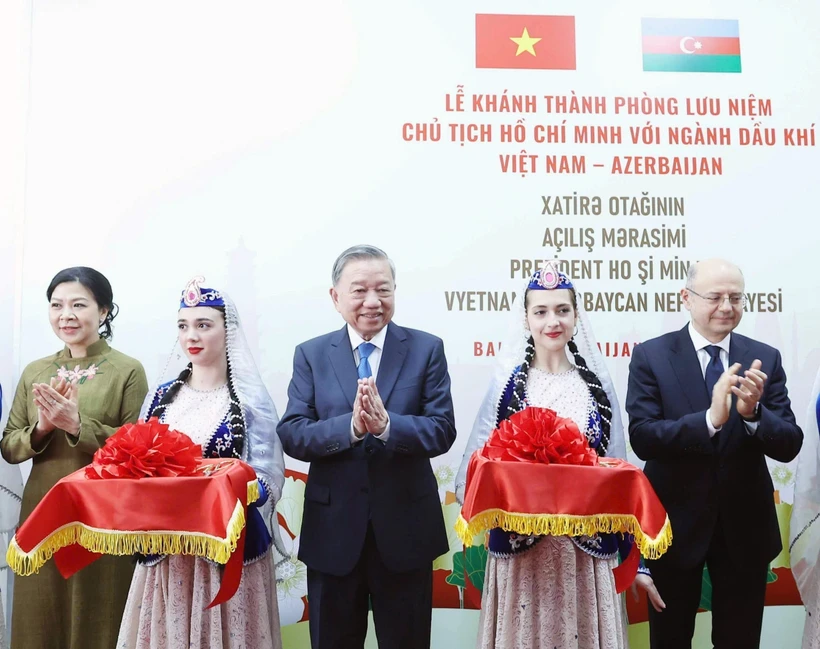 El secretario general del Partido Comunista de Vietnam, To Lam, y delegados en la inauguración. (Fuente: VNA)