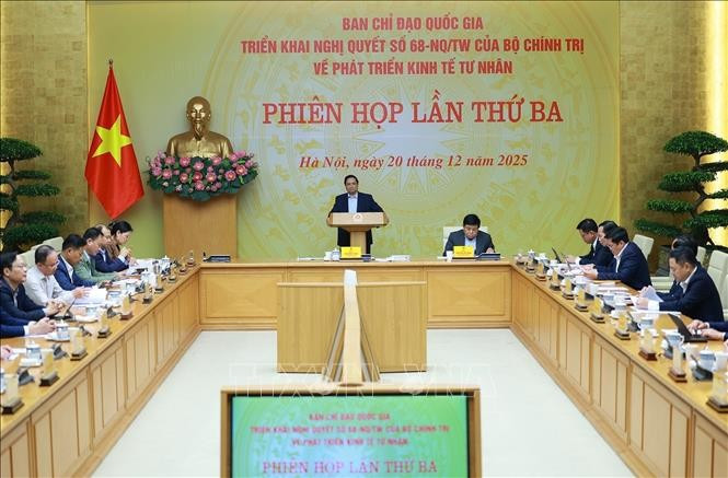 El primer ministro Pham Minh Chinh habla en el evento. (Fuente: VNA)