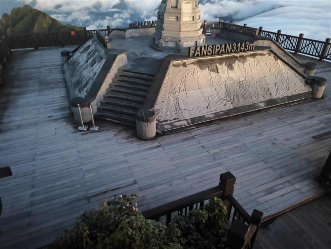 Capa de escarcha cubrió la cima del monte Fansipan. (Fuente: VNA)