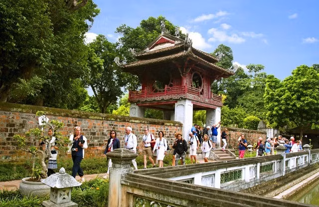 Turistas extranjeros en Hanoi. (Fuente: hanoimoi.vn)