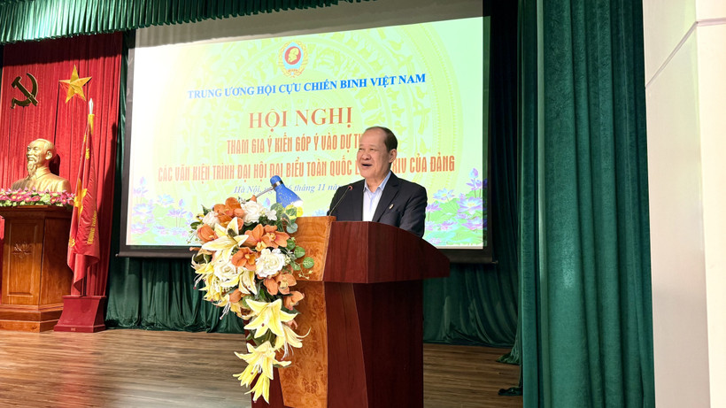 El teniente general Be Xuan Truong, vicepresidente del Comité Central del Frente de la Patria de Vietnam y titular de la Asociación de Veteranos de Vietnam, habla en el evento. (Fuente: VNA)
