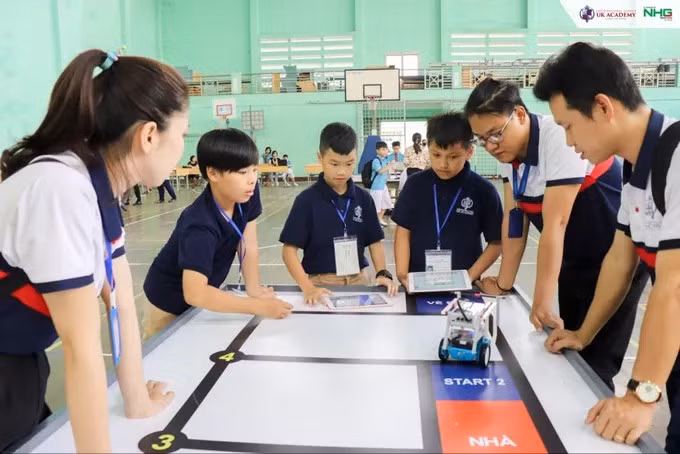 El Gobierno fortalecerá las políticas de inversión en educación STEM. (Foto: www.sggp.org.vn)