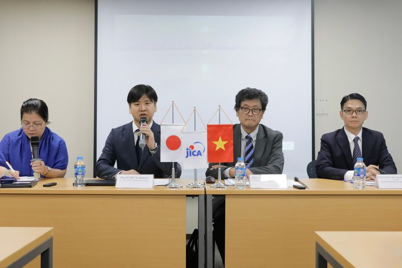 Participantes vietnamitas y japoneses en la rueda de prensa. (Fuente: VNA)