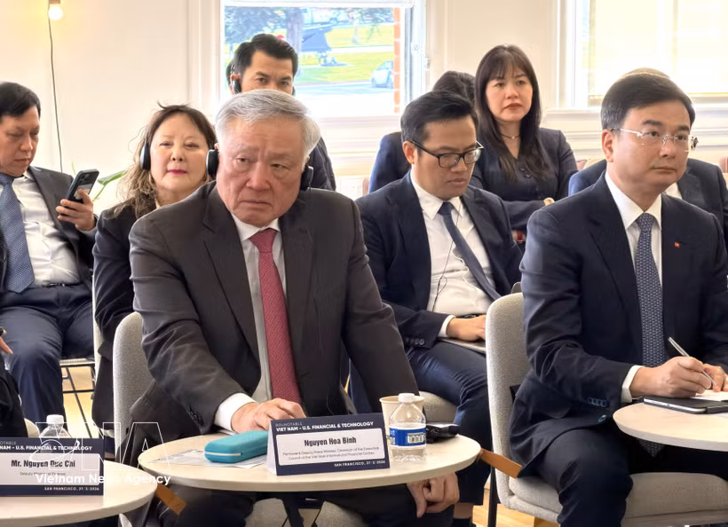 El viceprimer ministro permanente de Vietnam, Nguyen Hoa Binh. en el coloquio. (Fuente: VNA)