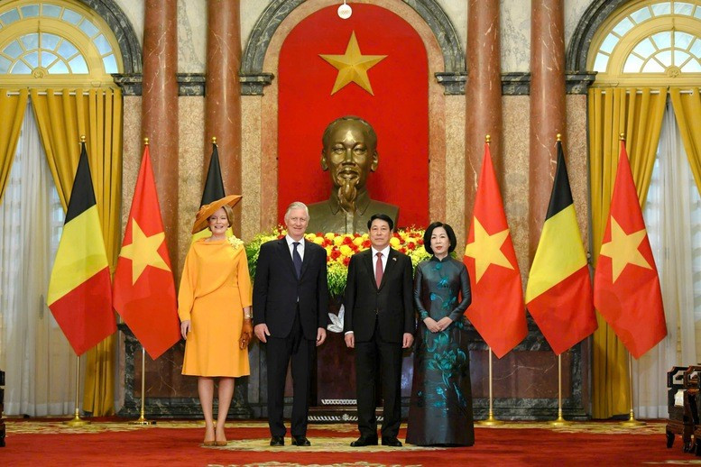El presidente vietnamita, Luong Cuong y su esposa y el Rey Felipe y la Reina Matilde de Bélgica. (Fuente: VNA)