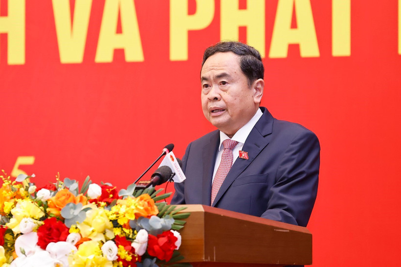 El presidente de la Asamblea Nacional de Vietnam, Tran Thanh Man, habla en el evento. (Fuente: VNA)