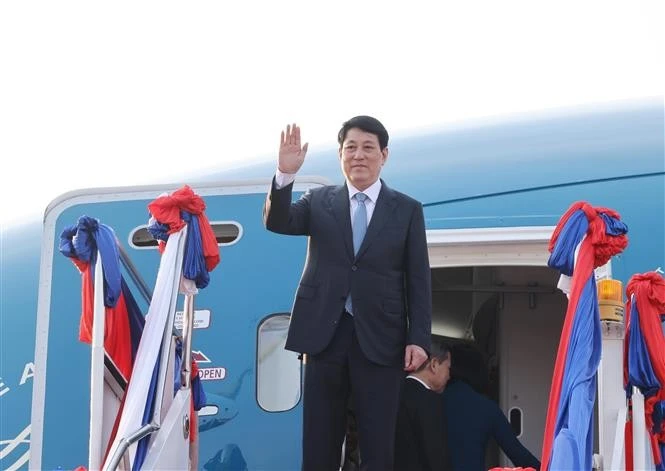 El presidente vietnamita, Luong Cuong, en el aeropuerto internacional Wattay, Vientiane, Laos. (Fuente: VNA)