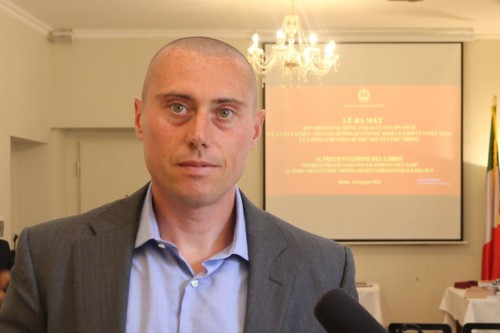 Stefano Bonilauri, director de la editorial italiana Anteo Edizioni. (Fuente: VNA)