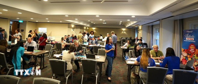 Empresas vietnamitas y australianas debaten oportunidades de cooperación en el sector turístico. (Foto: VNA)