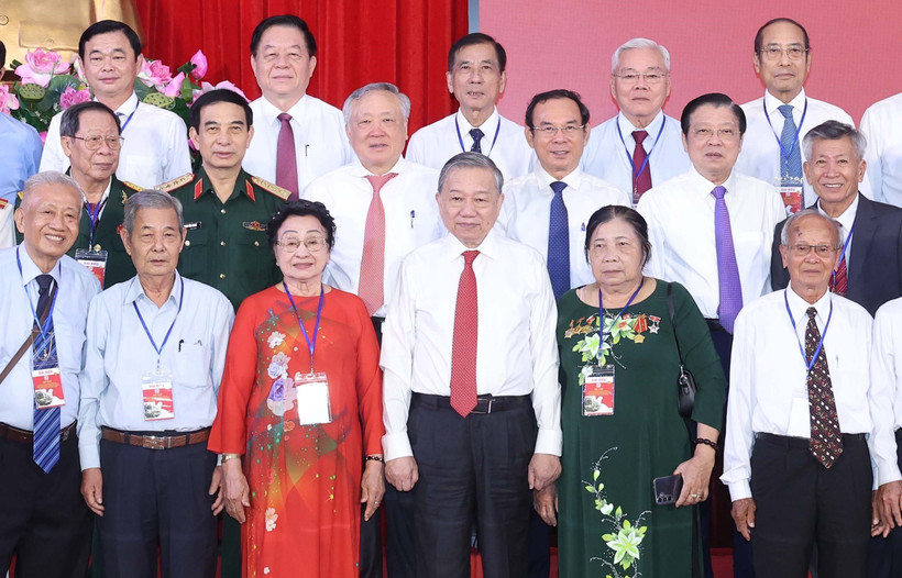 El secretario general del Partido Comunista de Vietnam, To Lam, y delegados. (Fuente: VNA)