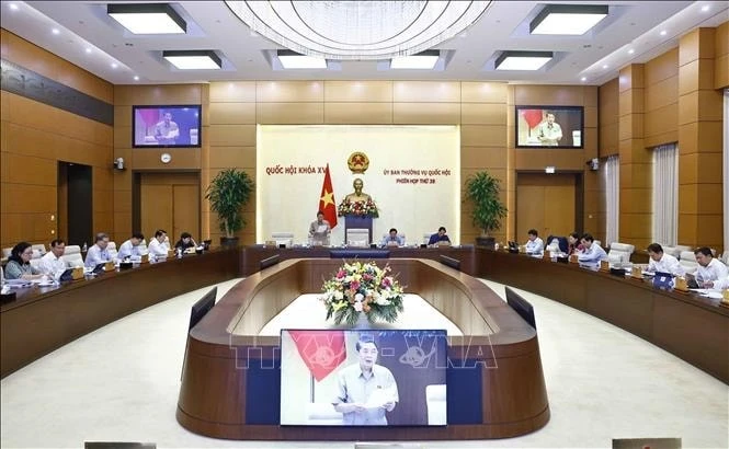 Panorama de una reunión del Comité Permanente de la Asamblea Nacional de Vietnam. (Fuente: VNA)