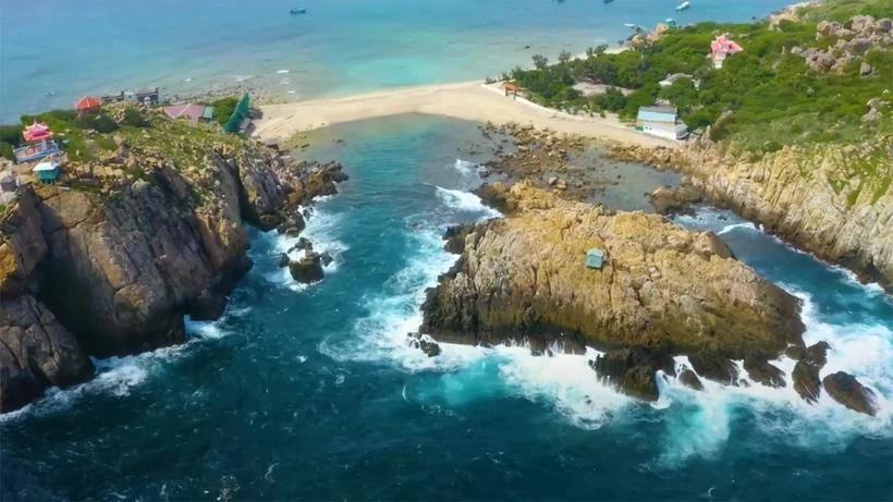 Isla de Yen en la ciudad de Nha Trang. (Fuente: Captura de pantalla del videoclip "Nha Trang - Khanh Hoa: ¡Tocando tu corazón!")