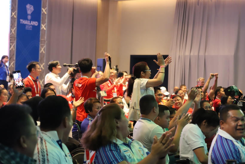 Aficionados vietnamita celebran la victoria de jugadores. (Fuente: VNA)