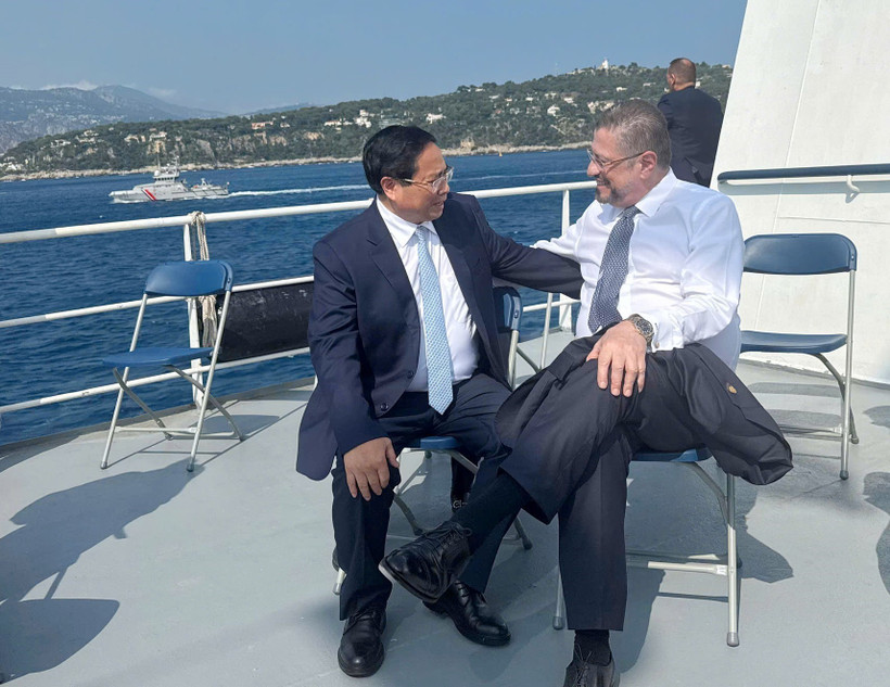 El primer ministro de Vietnam, Pham Minh Chinh, y el presidente de Costa Rica, Rodrigo Chaves. (Fuente: VNA)