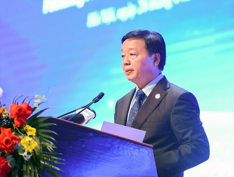 El viceprimer ministro vietnamita Tran Hong Ha habla en el evento. (Fuente: VNA)