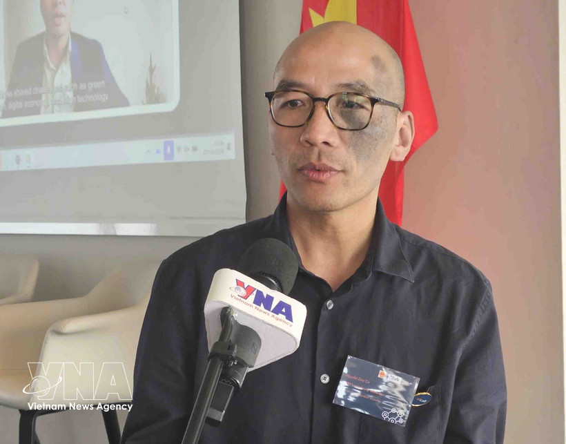 Nguyen Duy Cu, vicepresidente de la Asociación de Intelectuales Vietnamitas en Bélgica y Luxemburgo (ViLaB), en la entrevista. (Fuente: VNA)