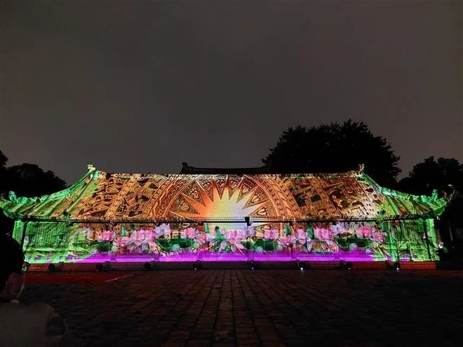 El espacio artístico y el mapeo 3D cuentan la historia de las universidades vietnamitas en el patio Thai Hoc, Templo de la Literatura -Van Mieu- Quoc Tu Giam. (Fuente: VNA)